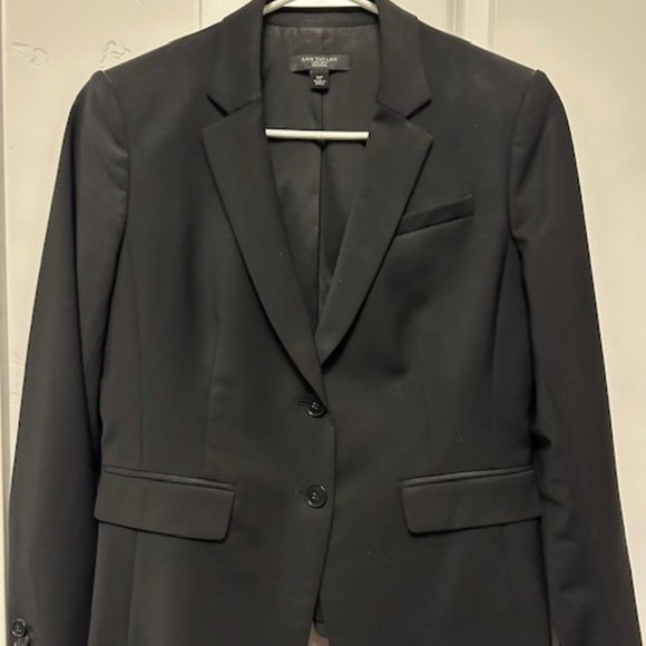 Ann Taylor black fitted jacket size 6P - Picture 1 of 5